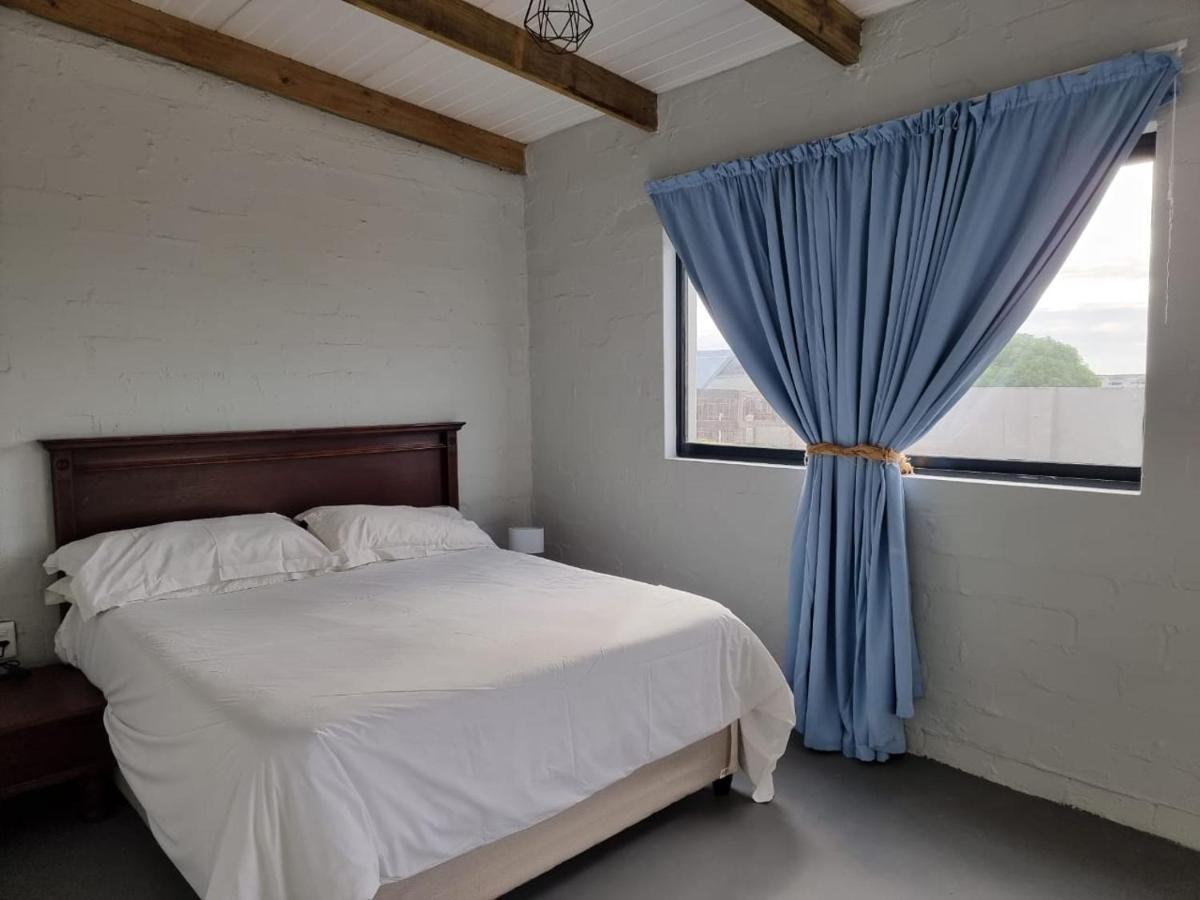 Rustic Hill Apartment Langebaan Bagian luar foto