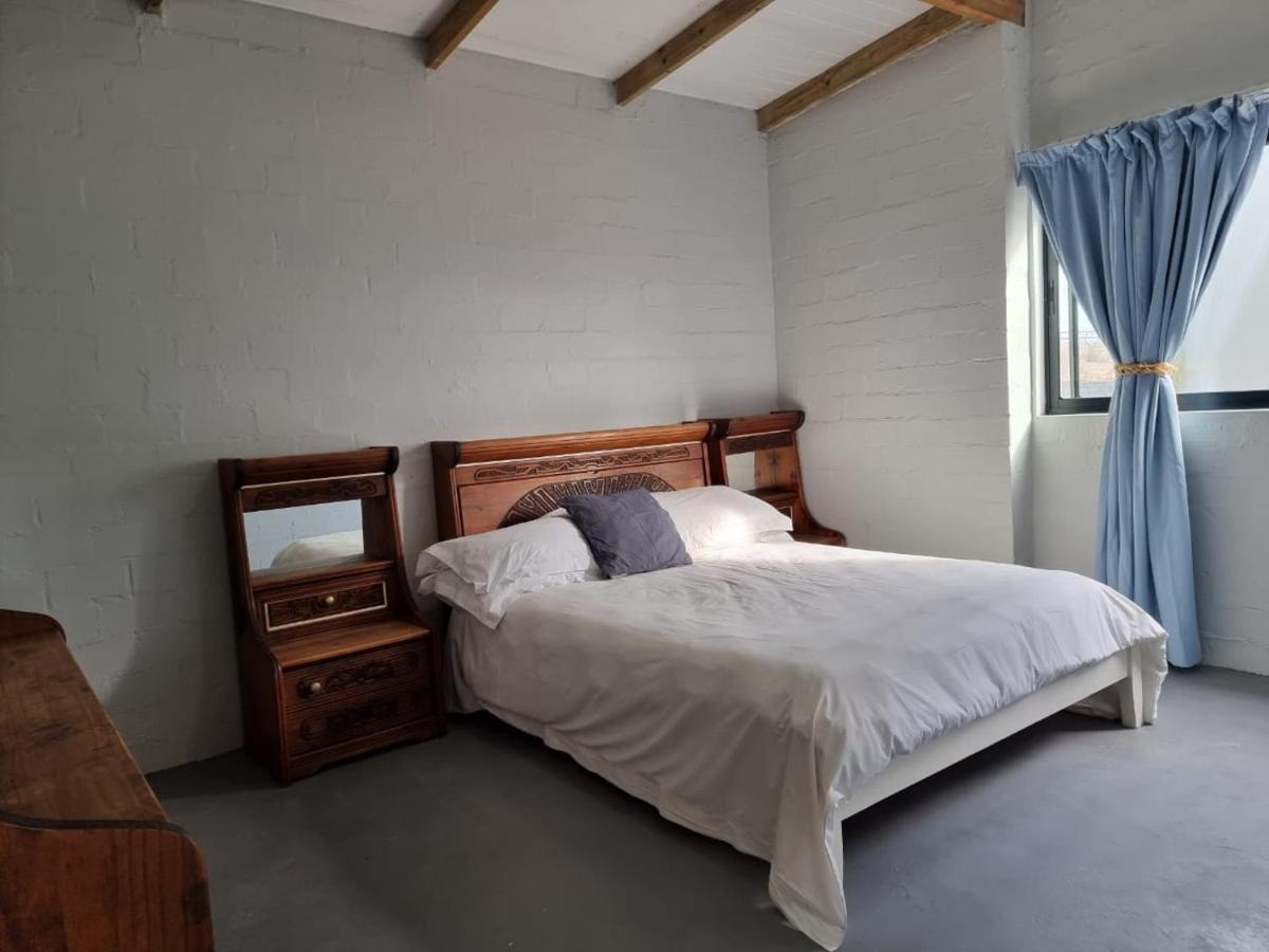 Rustic Hill Apartment Langebaan Bagian luar foto